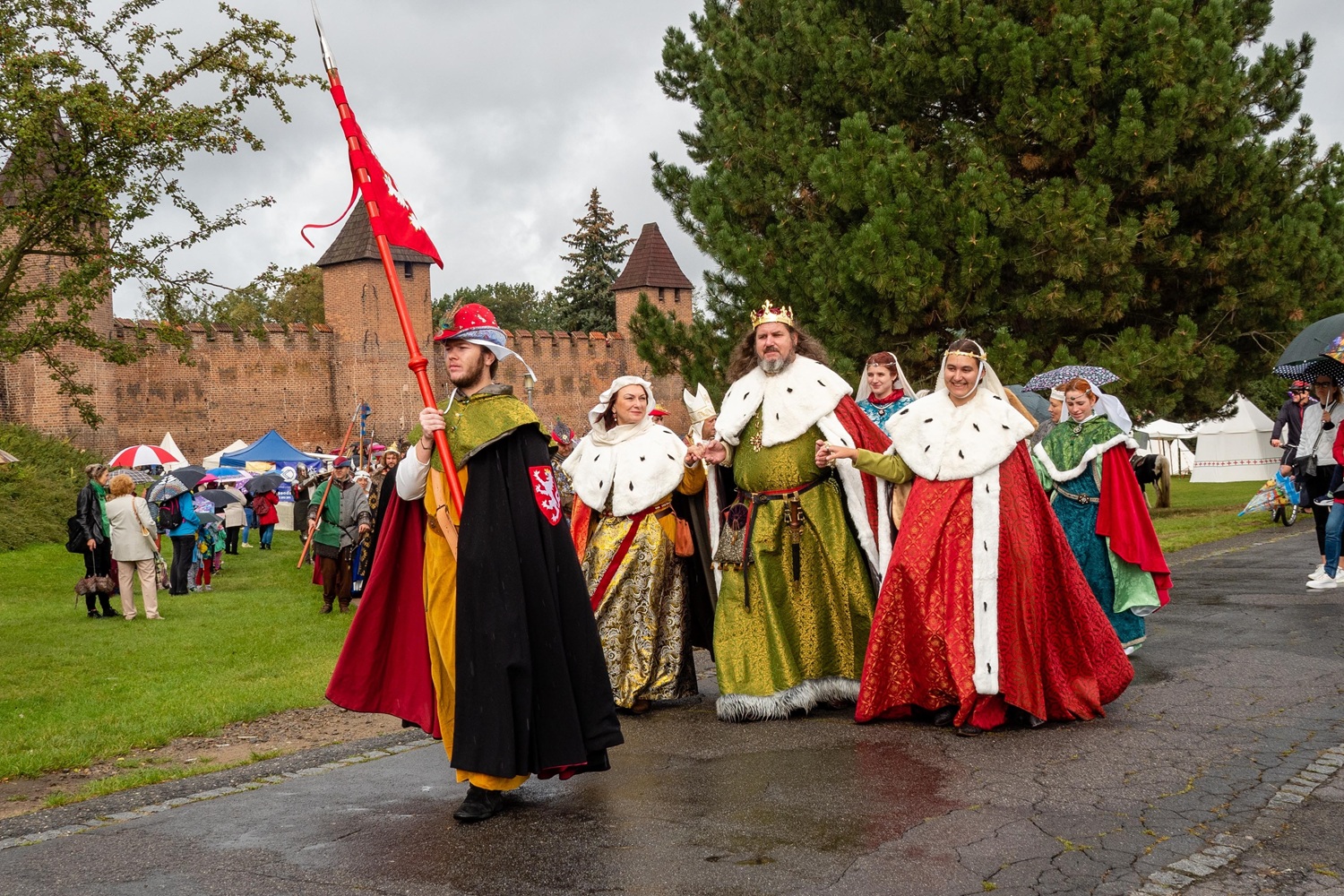 pruvod kralu